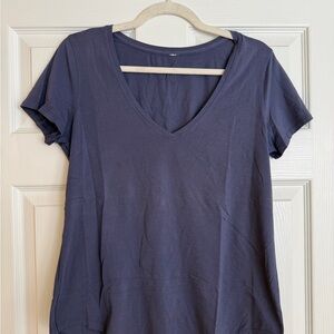 Purple Lululemon V-Neck Short Sleeve T-Shirt